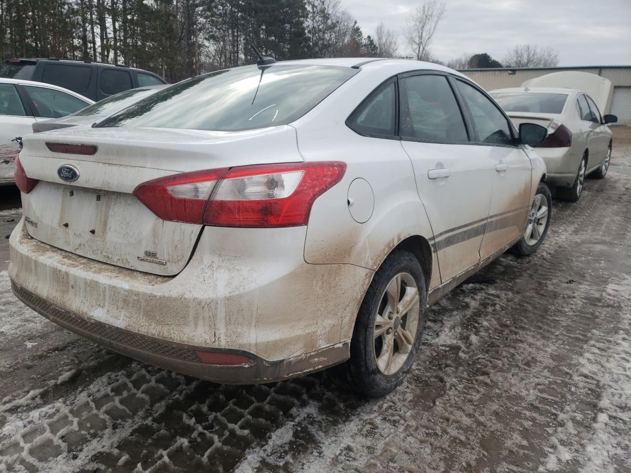 Photo 4 from auction – 2014 FORD FOCUS SE with VIN 1FADP3F27EL197946