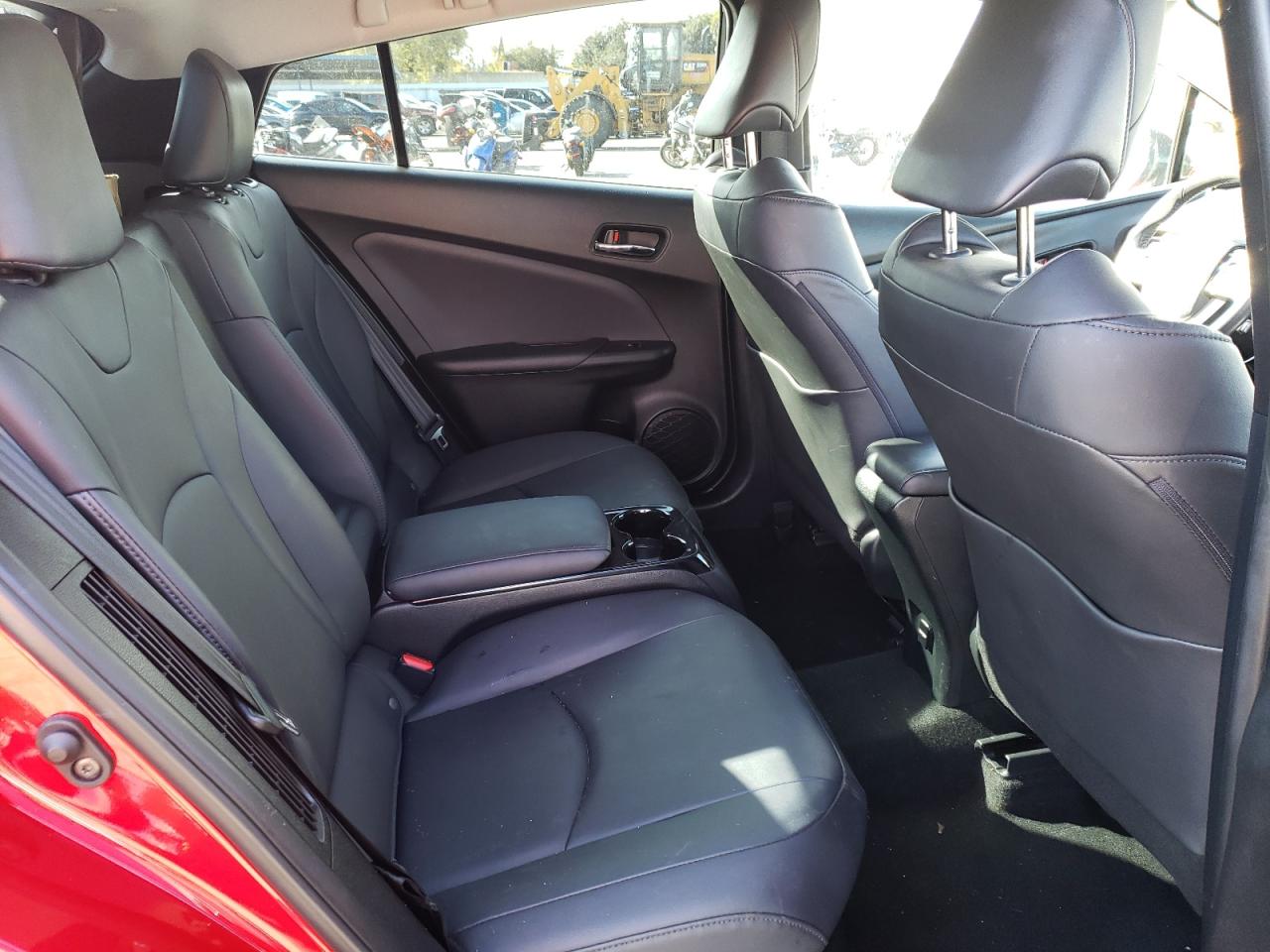 Photo 6 from auction – 2017 TOYOTA PRIUS PRIM with VIN JTDKARFP7H3053593