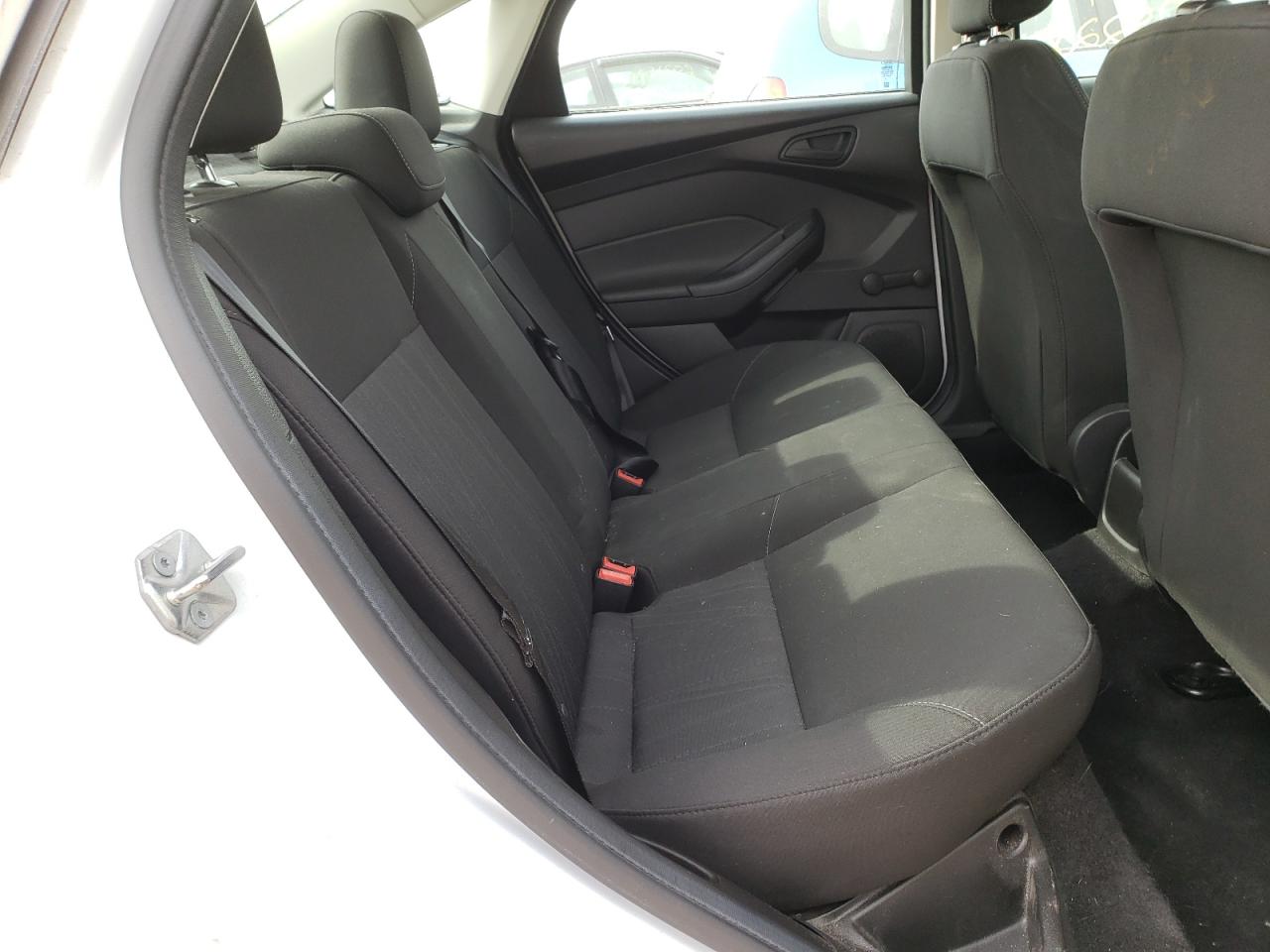 Photo 6 from auction – 2017 FORD FOCUS S with VIN 1FADP3E23HL263009