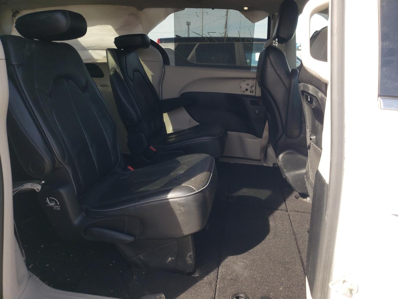 Zdjęcie 6 z aukcji – 2018 CHRYSLER PACIFICA L z VIN 2C4RC1GG7JR268915