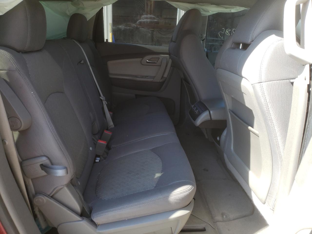 Photo 6 from auction – 2010 CHEVROLET TRAVERSE L with VIN 1GNLVFED1AJ268944