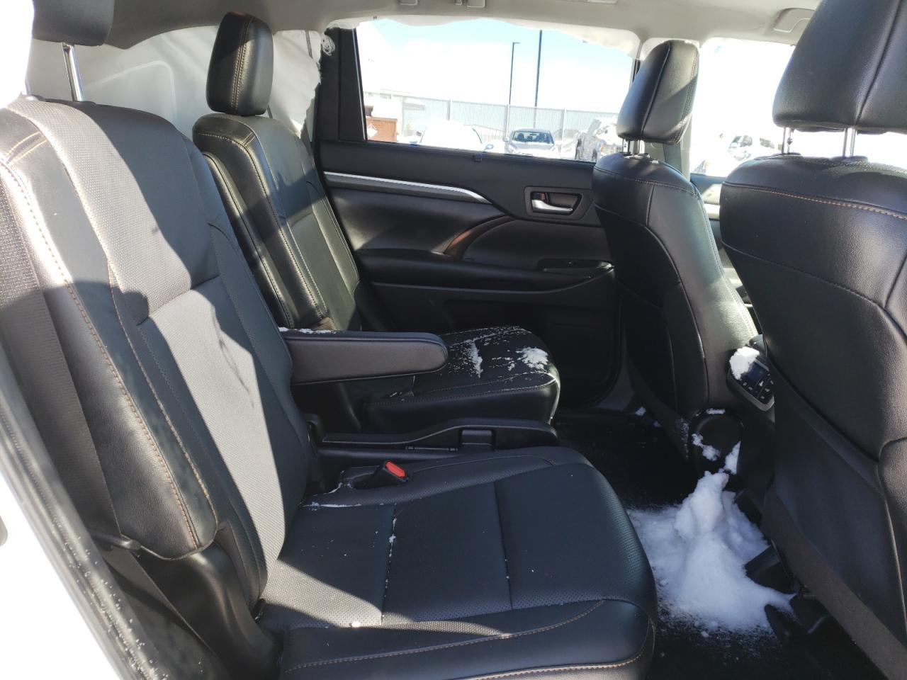 Photo 6 from auction – 2019 TOYOTA HIGHLANDER with VIN 5TDDZRFH6KS964966