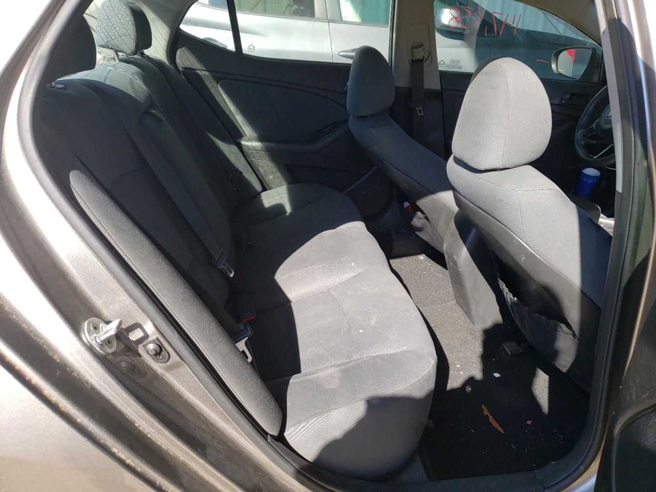Photo 6 from auction – 2015 KIA OPTIMA LX with VIN 5XXGM4A76FG381530