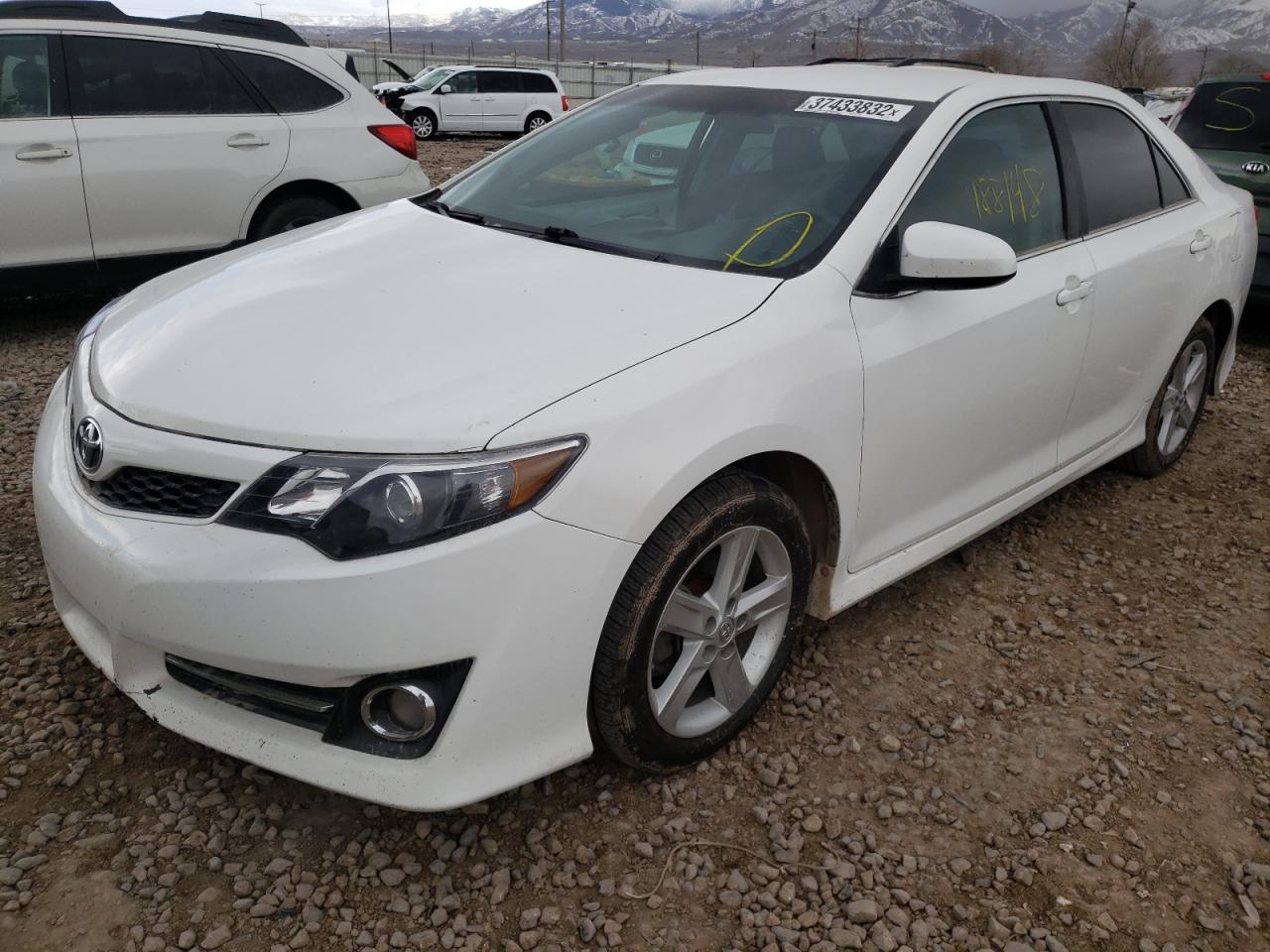 Photo 2 from auction – 2014 TOYOTA CAMRY L with VIN 4T1BF1FK9EU745783