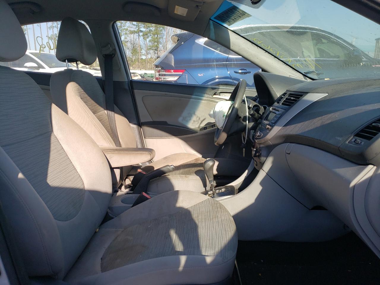 Photo 5 from auction – 2016 HYUNDAI ACCENT SE with VIN KMHCT4AE6GU011816
