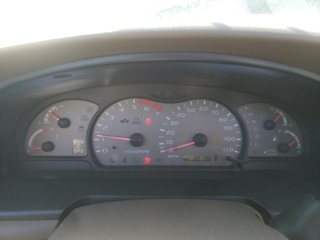 Photo 8 from auction – 2001 TOYOTA SEQUOIA LI with VIN 5TDBT48A41S039581