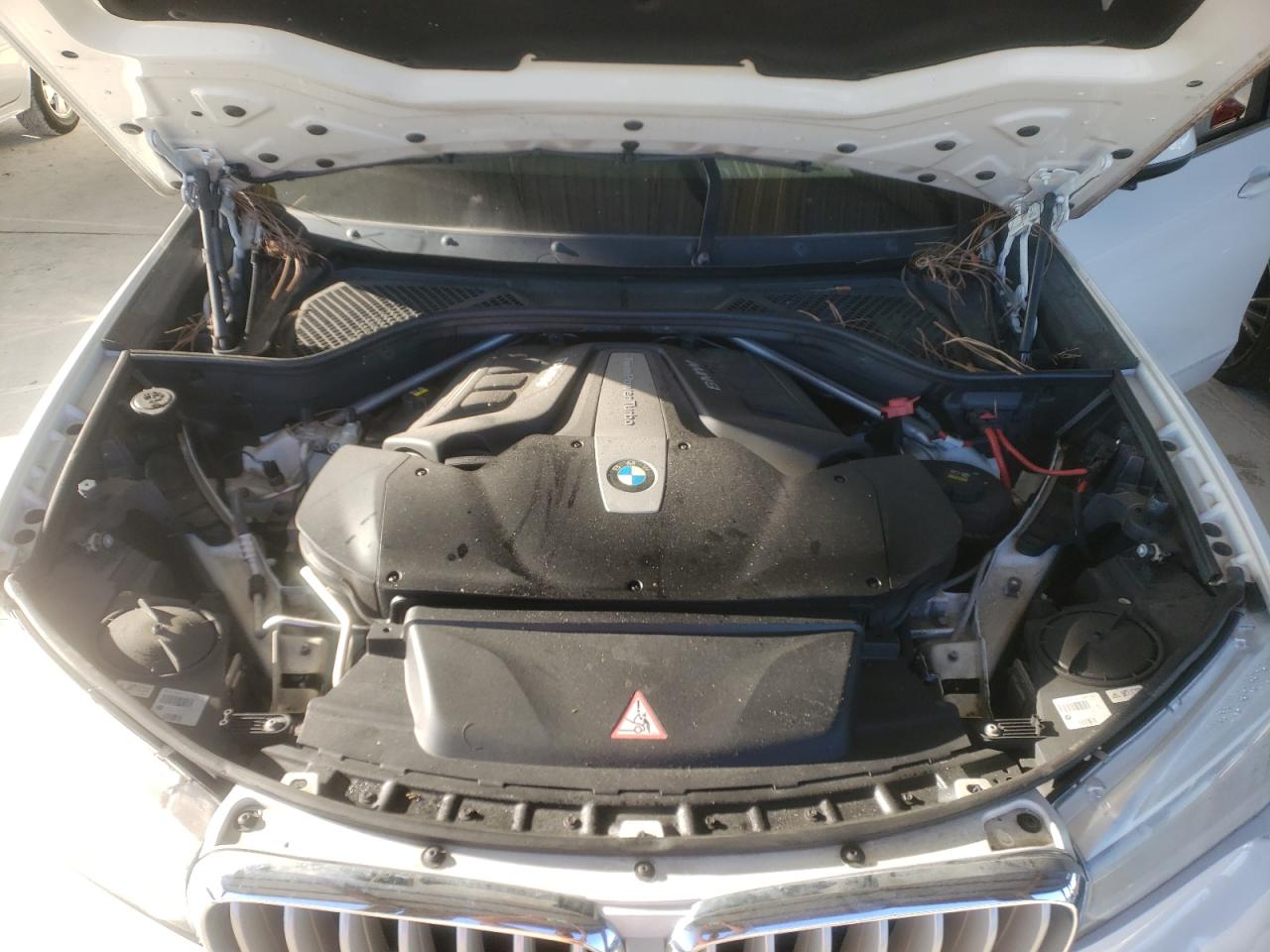 Photo 7 from auction – 2016 BMW X5 XDRIVE5 with VIN 5UXKR6C59G0J81858