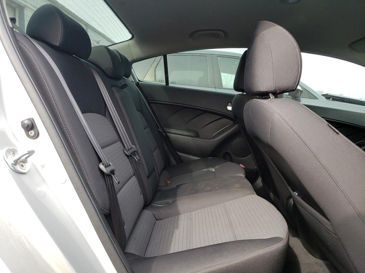 Photo 6 from auction – 2017 KIA FORTE LX with VIN 3KPFL4A73HE107583