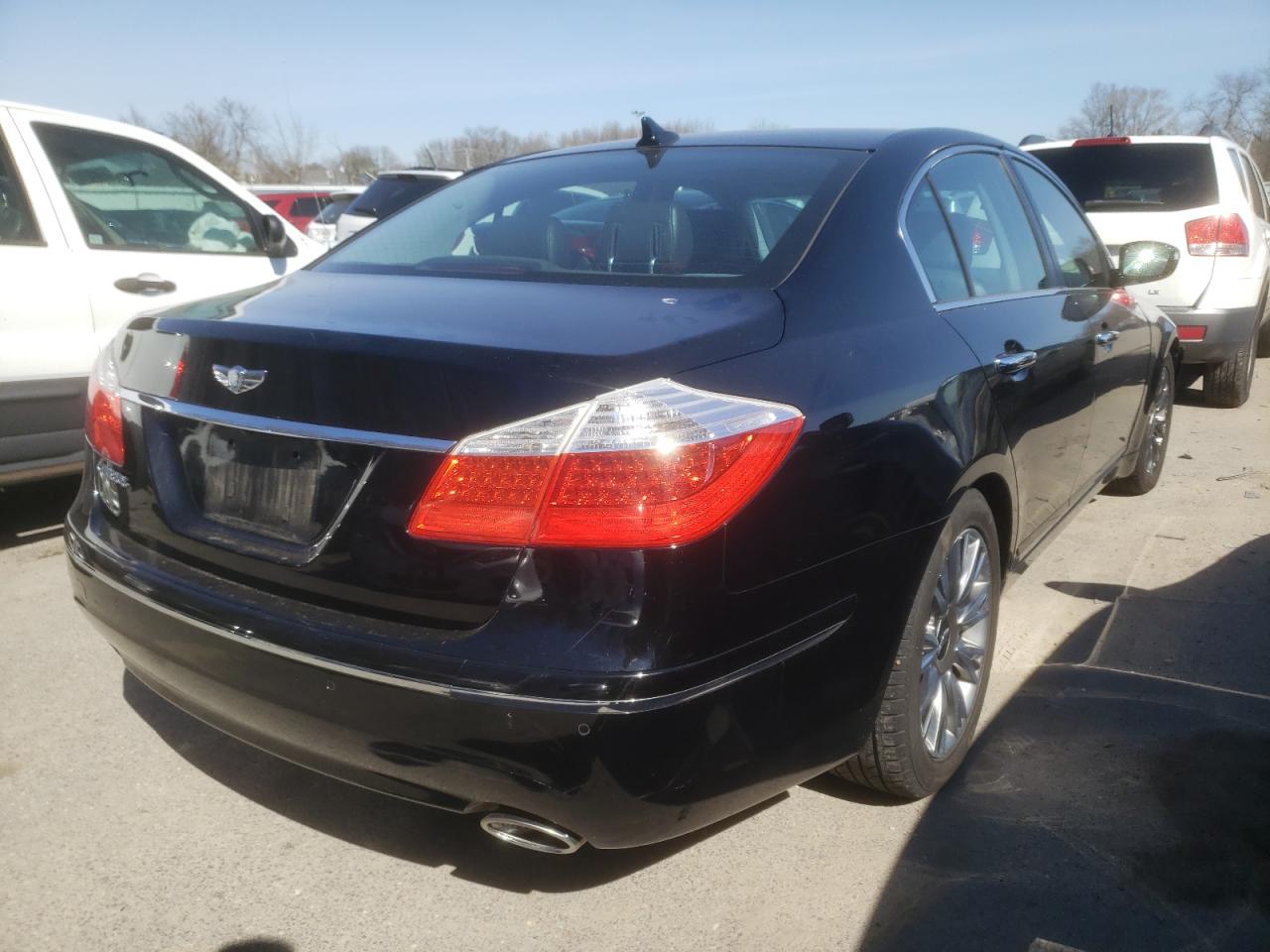 Photo 4 from auction – 2009 HYUNDAI GENESIS 3. with VIN KMHGC46E09U039320