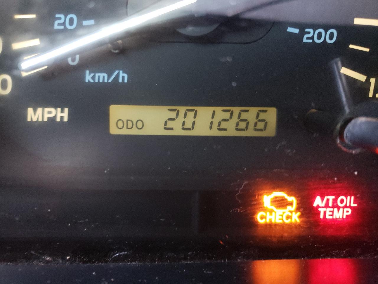 Zdjęcie 8 z aukcji – 2001 LEXUS LX 470 z VIN JTJHT00W913501772