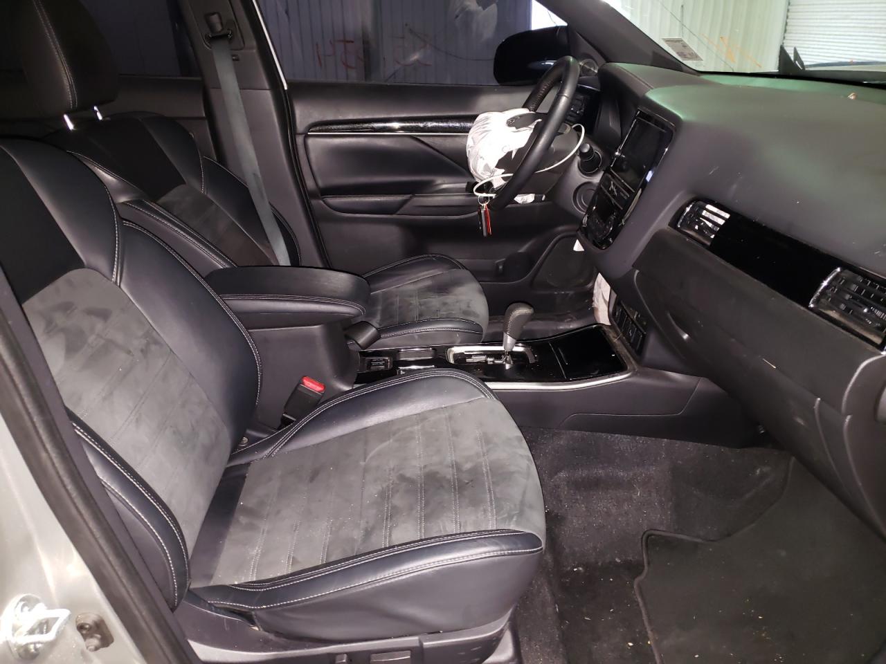 Photo 5 from auction – 2019 MITSUBISHI OUTLANDER with VIN JA4AD3A31KZ029955