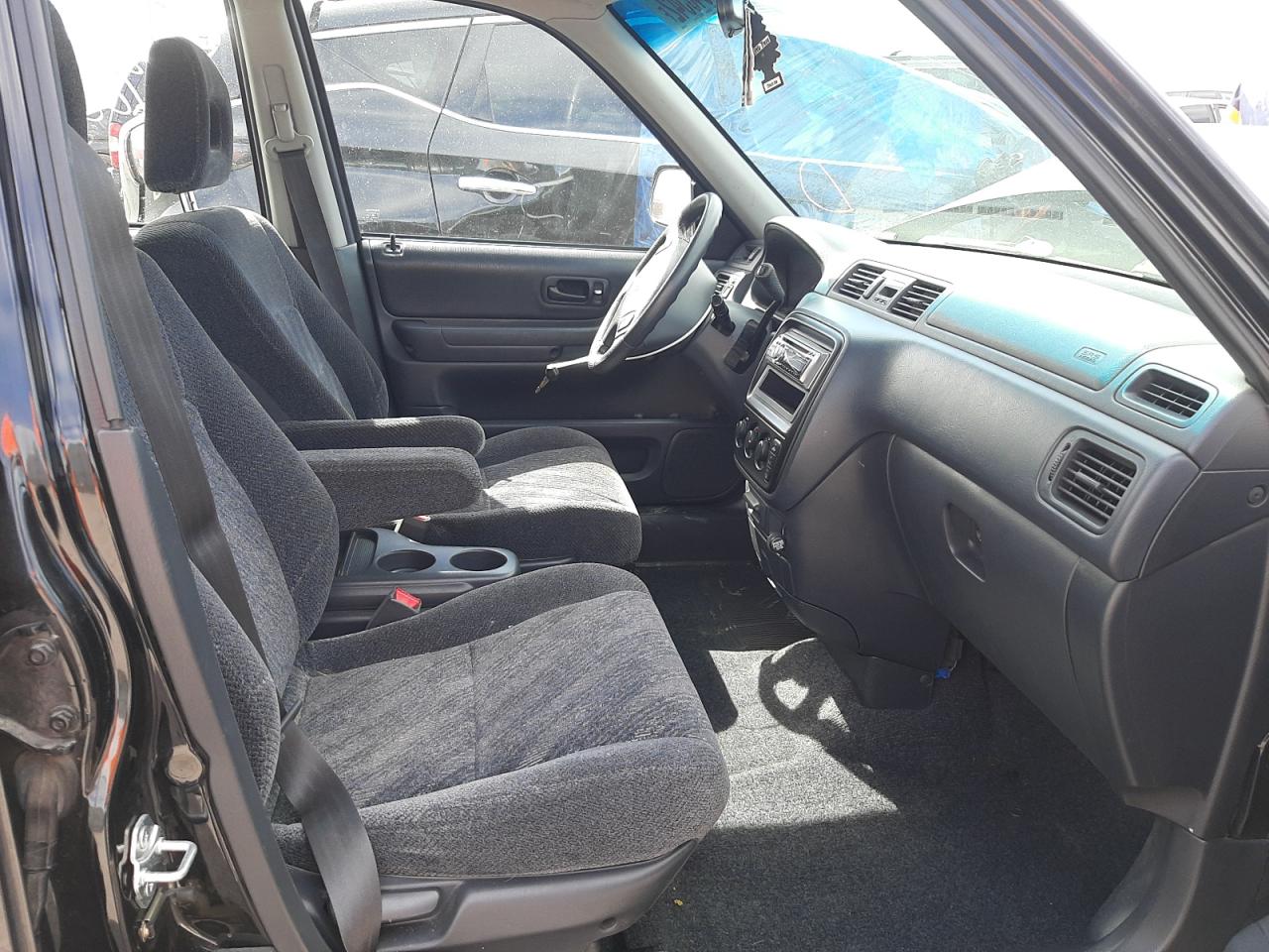 Photo 5 from auction – 2000 HONDA CR-V LX with VIN JHLRD2842YS004830