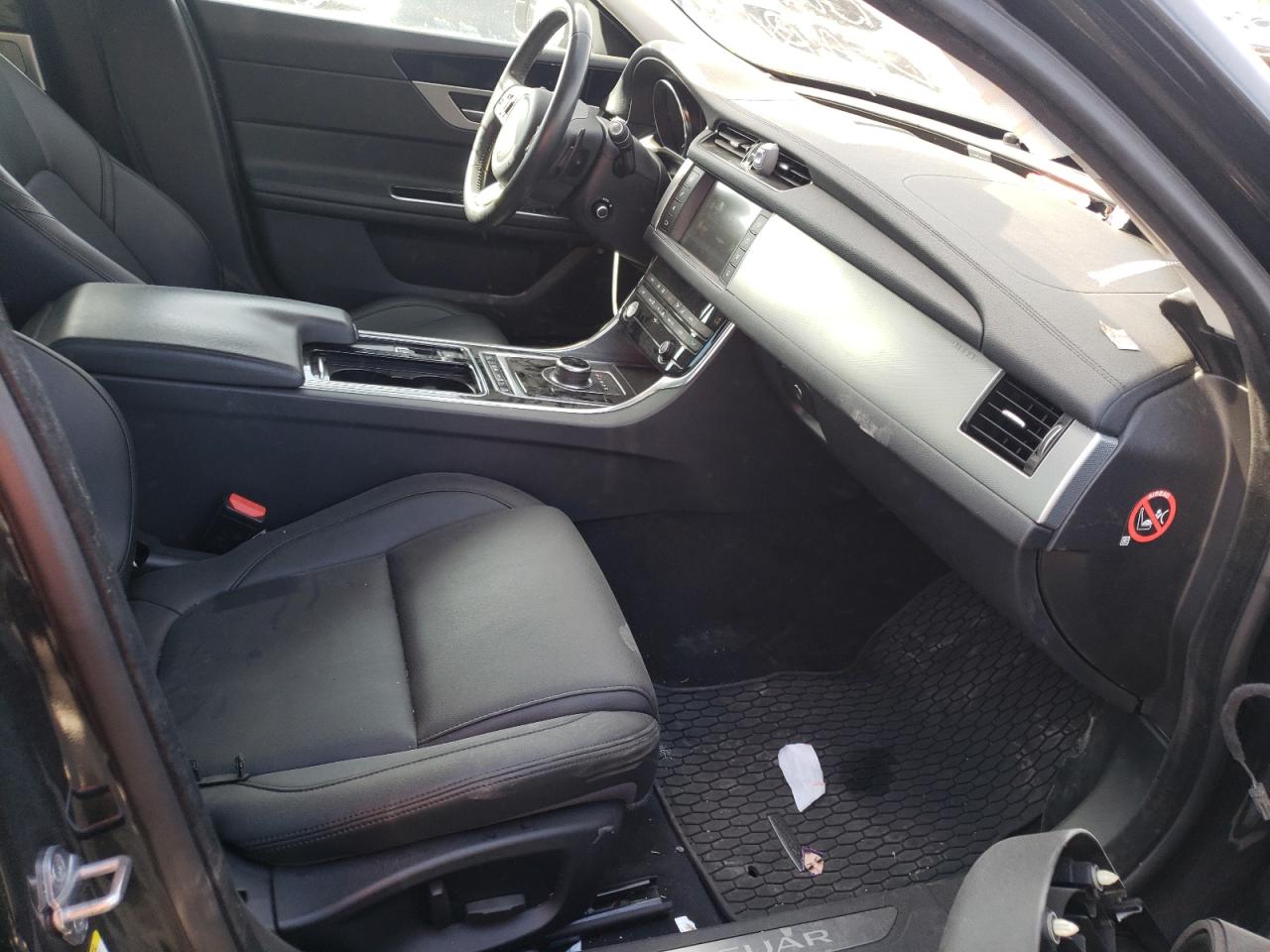 Photo 5 from auction – 2017 JAGUAR XF PREMIUM with VIN SAJBJ4BN6HCY32296