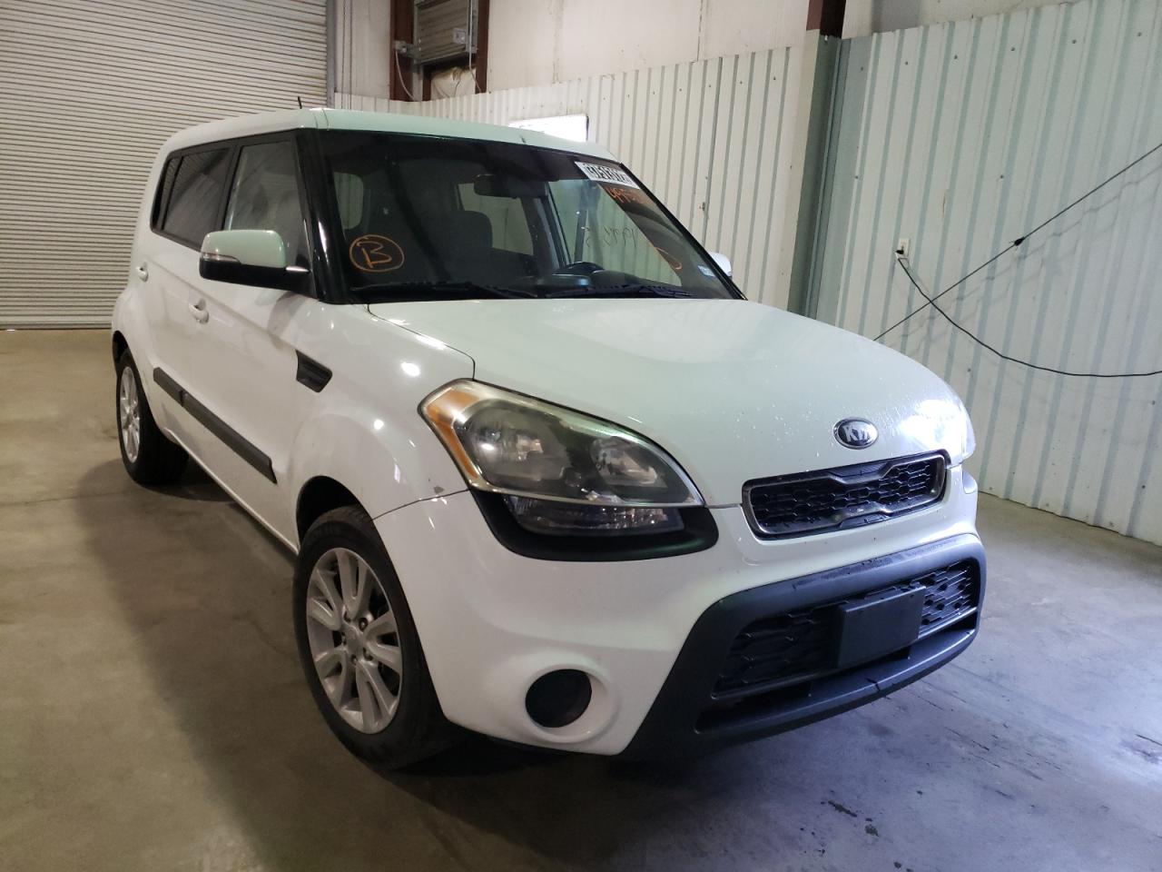 KIA SOUL + 2013 with VIN KNDJT2A69D7495063 - Photo from auction