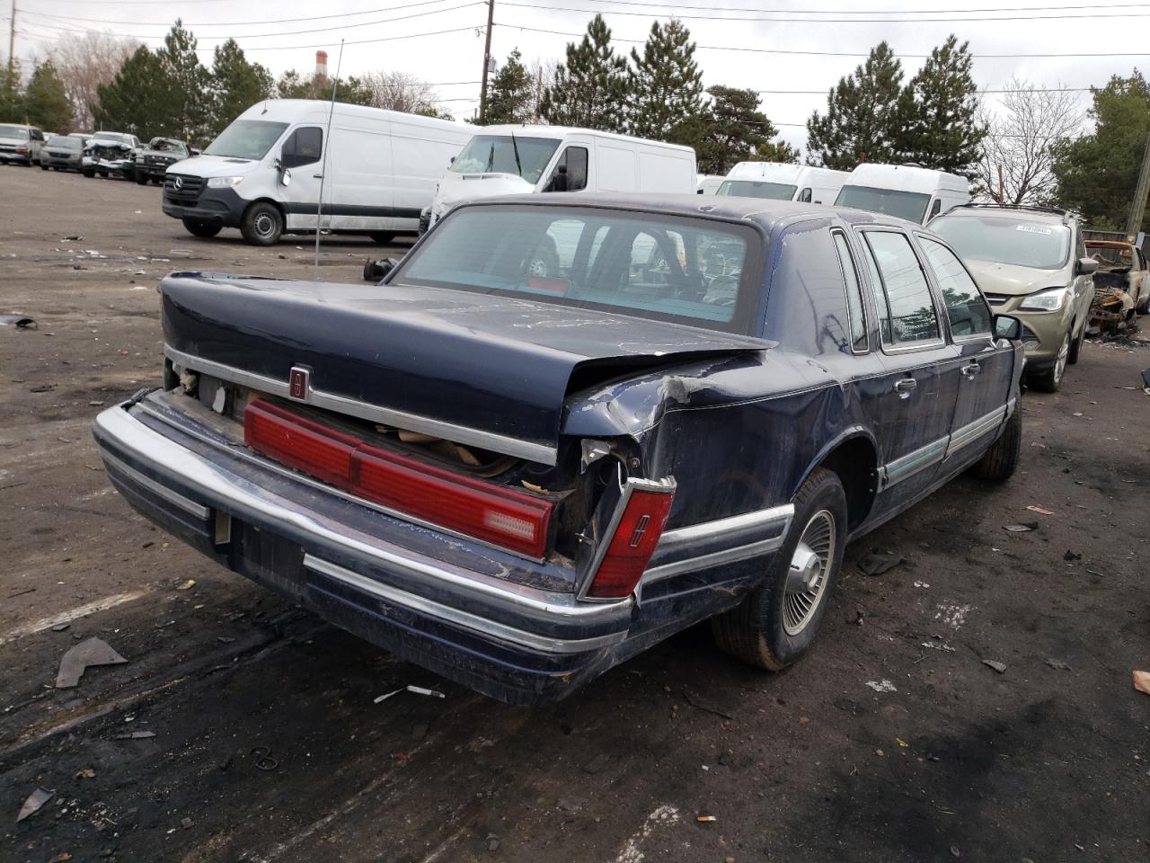 Photo 4 from auction – 1990 LINCOLN TOWN CAR with VIN 1LNCM81F0LY758103