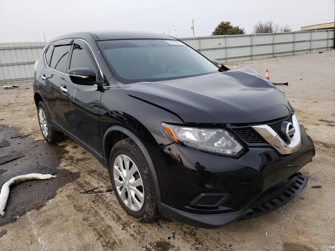 NISSAN ROGUE S 2015 with VIN KNMAT2MV7FP591196 - Photo from auction