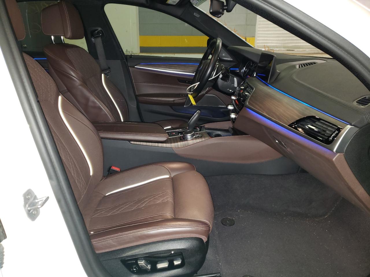 Photo 5 from auction – 2017 BMW 540 I with VIN WBAJE5C34HG914437