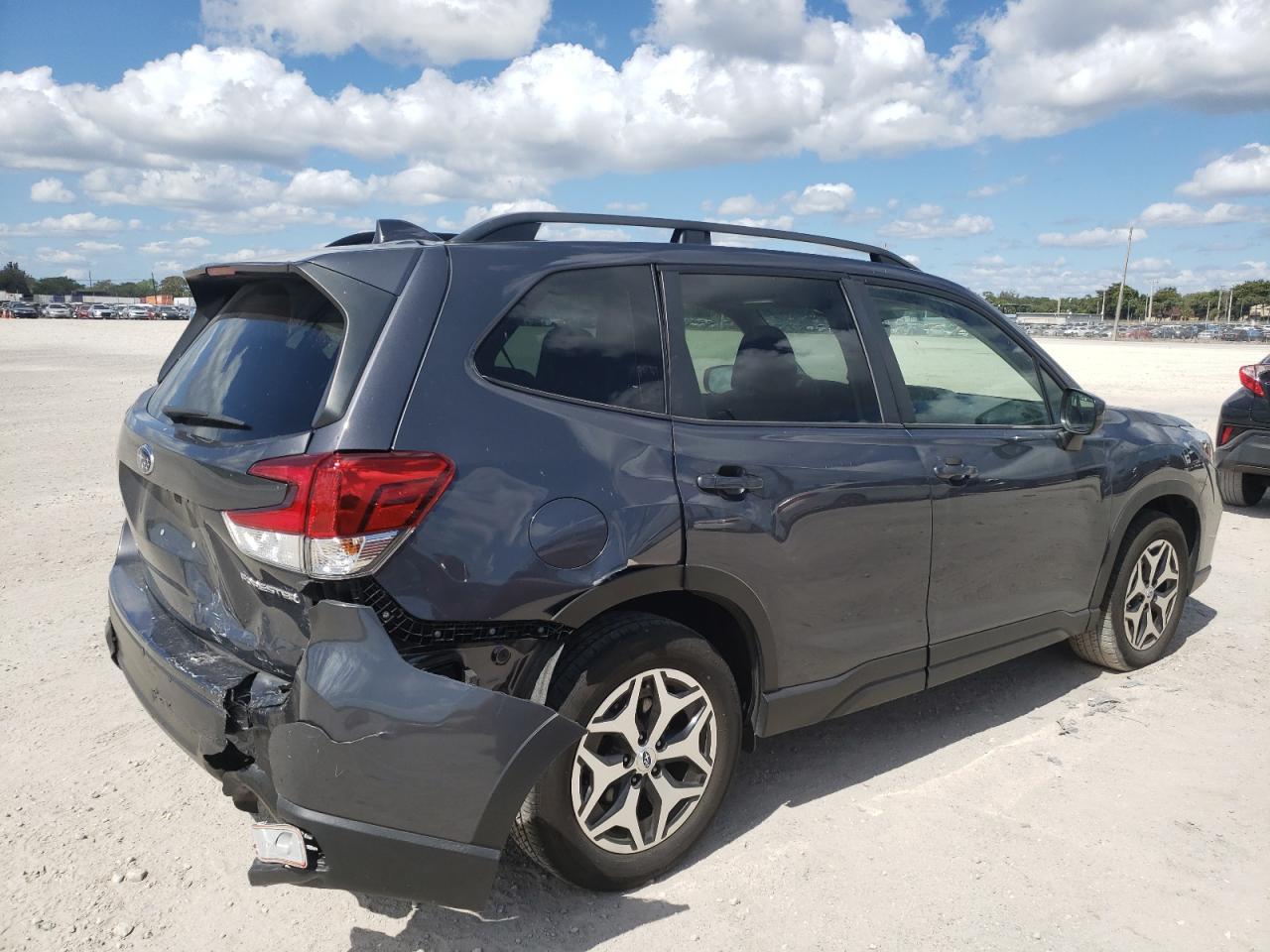 Photo 4 from auction – 2020 SUBARU FORESTER P with VIN JF2SKAGC9LH463898