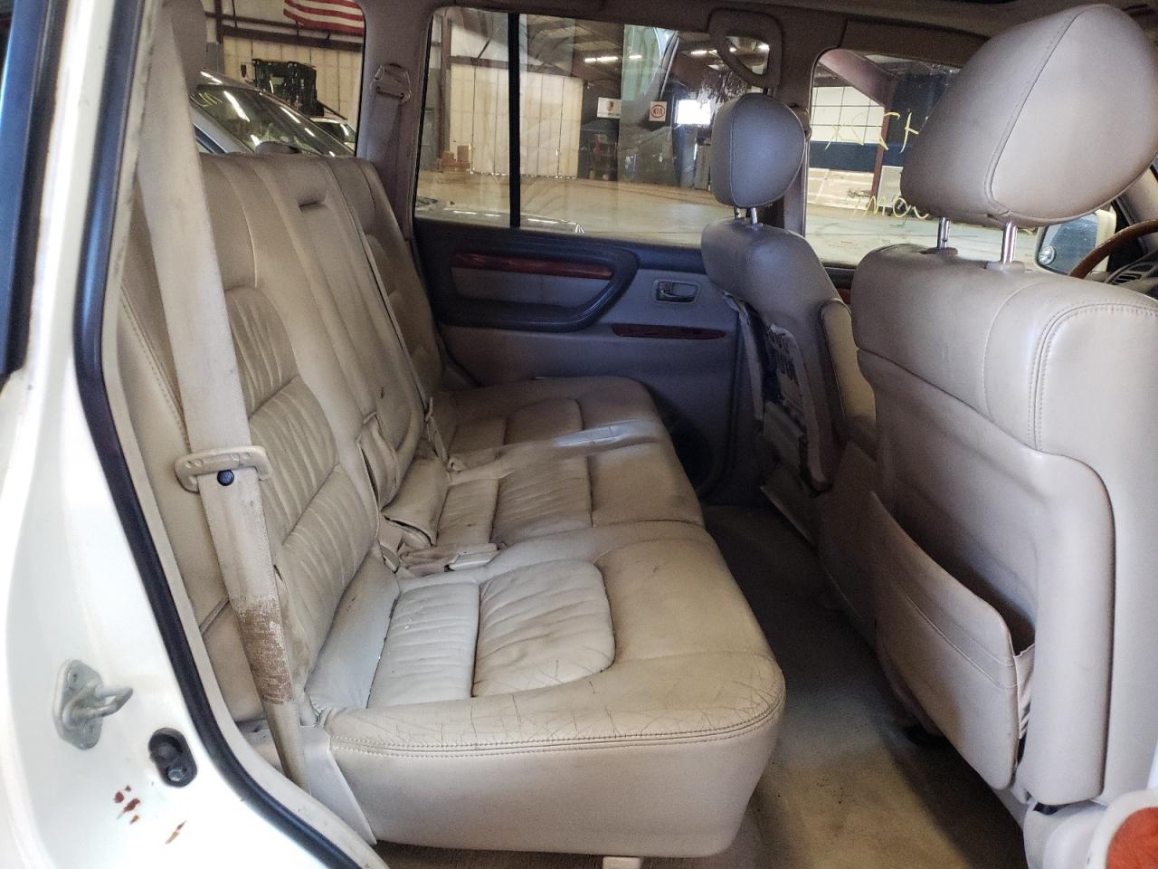 Photo 6 from auction – 2001 LEXUS LX 470 with VIN JTJHT00W913501772