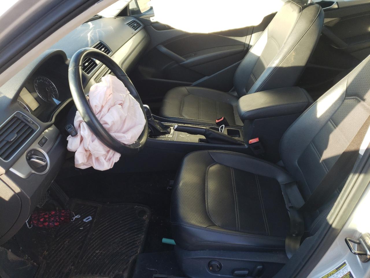 Photo 5 from auction – 2014 VOLKSWAGEN PASSAT S with VIN 1VWAP7A31EC015286