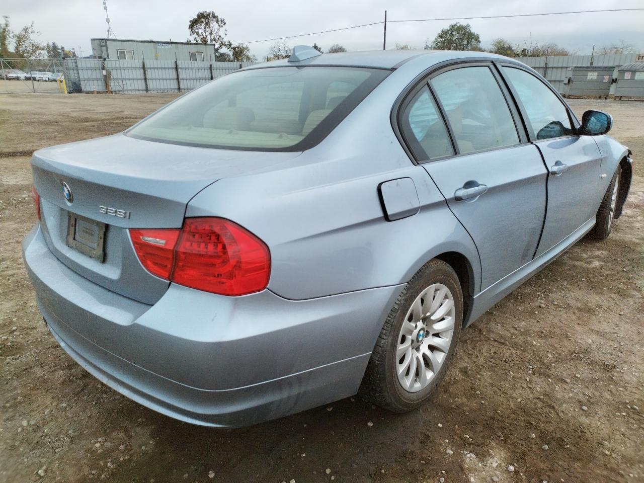 Photo 4 from auction – 2009 BMW 328 I SULE with VIN WBAPH53559A435001