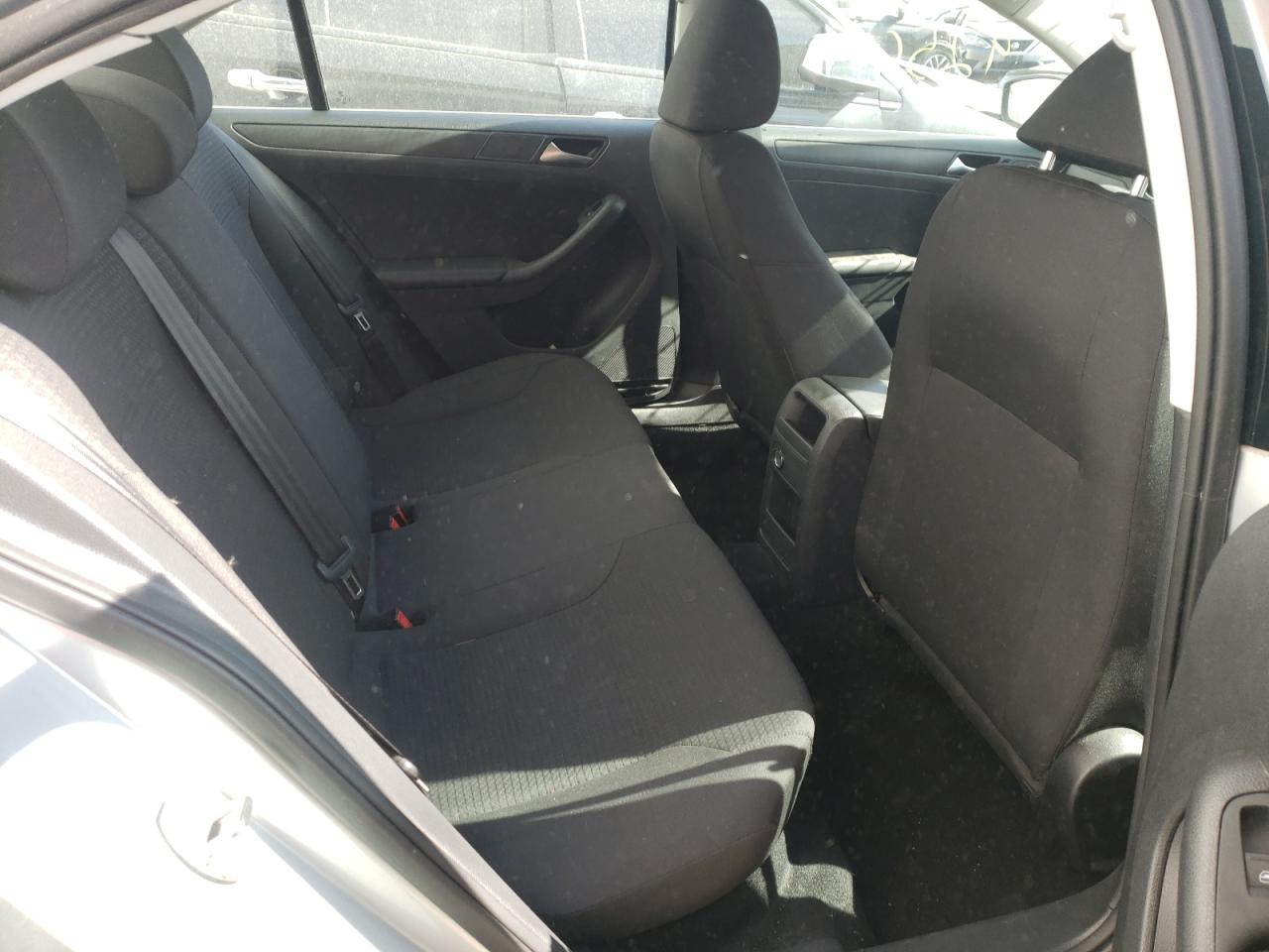 Photo 6 from auction – 2015 VOLKSWAGEN JETTA BASE with VIN 3VW2K7AJ6FM300972