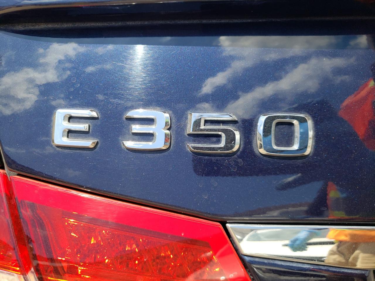 Photo 9 from auction – 2012 MERCEDES-BENZ E 350 with VIN WDDHF5KB3CA598201