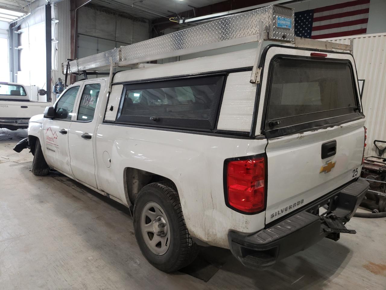 Photo 3 from auction – 2017 CHEVROLET 1500 with VIN 1GCRCNEC0HZ393181