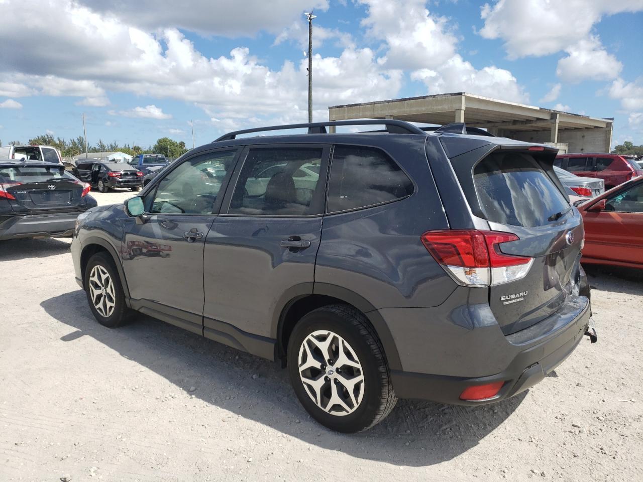 Photo 3 from auction – 2020 SUBARU FORESTER P with VIN JF2SKAGC9LH463898