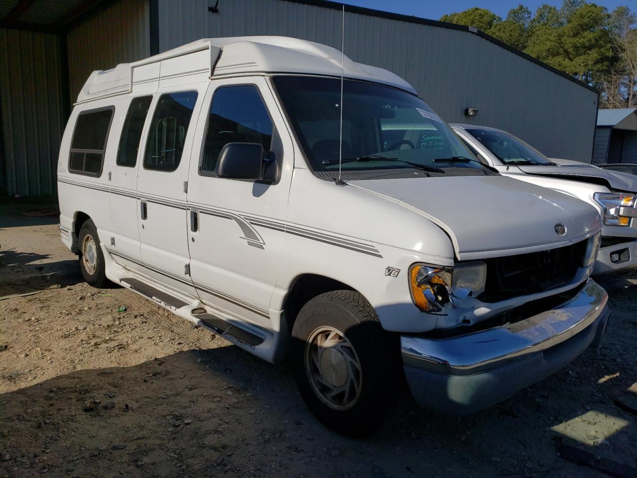 FORD ECONOLINE 2000 with VIN 1FDRE14W3YHA20474 - Photo from auction