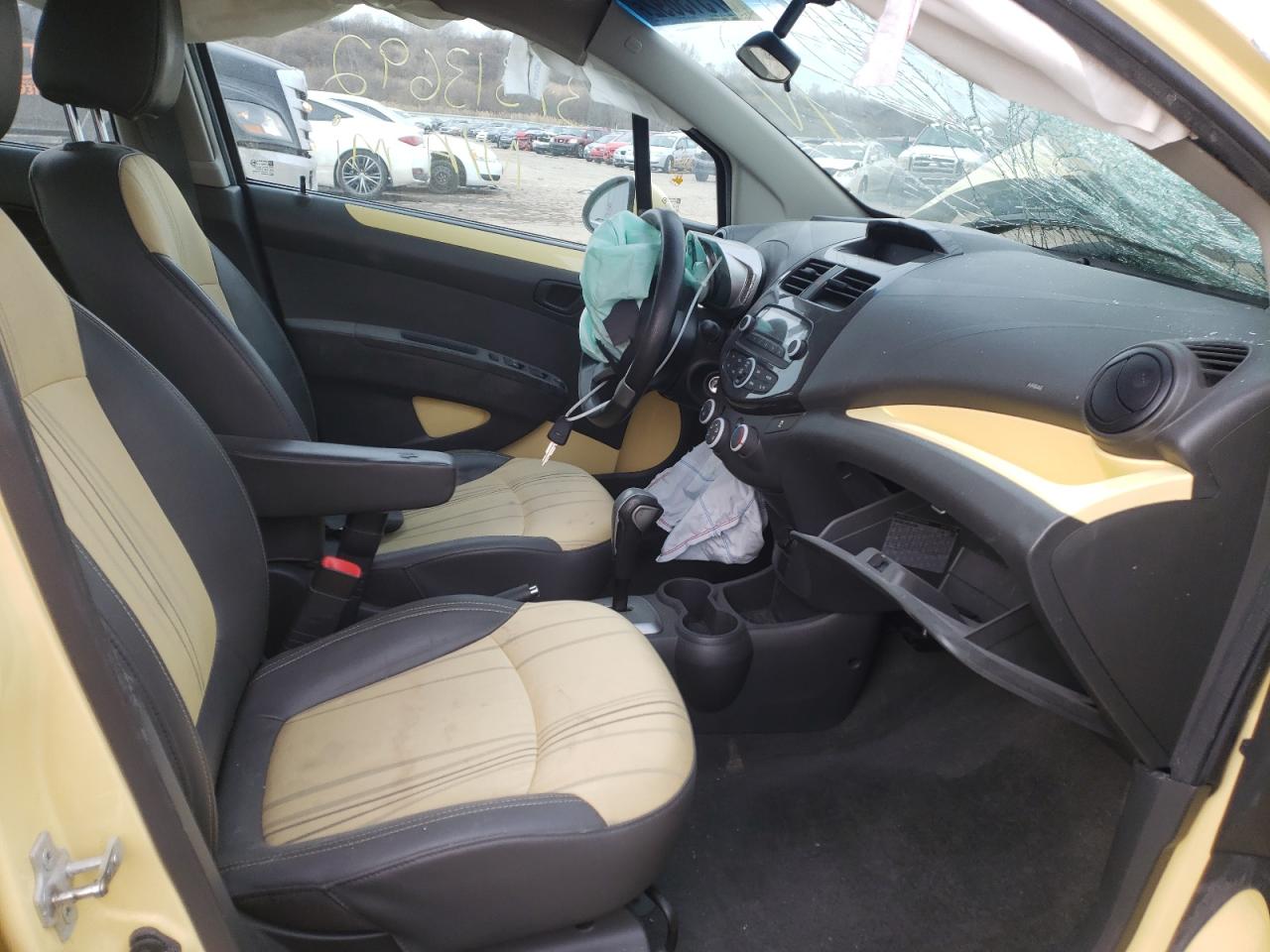 Photo 5 from auction – 2014 CHEVROLET SPARK LS with VIN KL8CB6S90EC433080