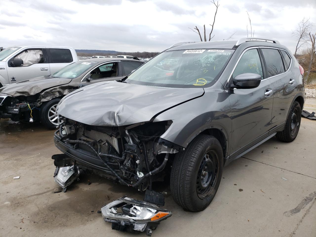 Photo 2 from auction – 2017 NISSAN ROGUE S with VIN JN8AT2MT8HW140600