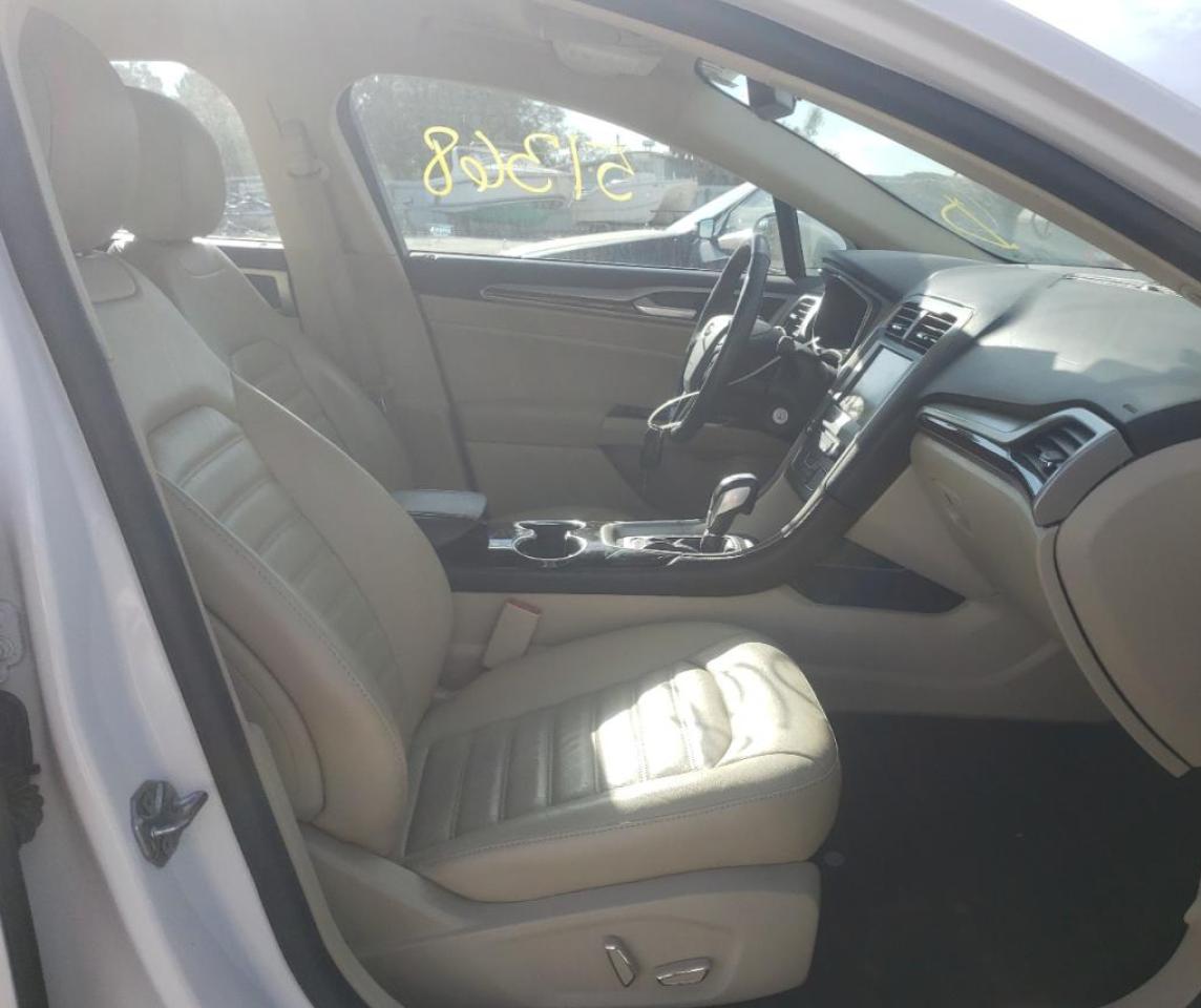 Photo 5 from auction – 2016 FORD FUSION SE with VIN 3FA6P0HD3GR169832