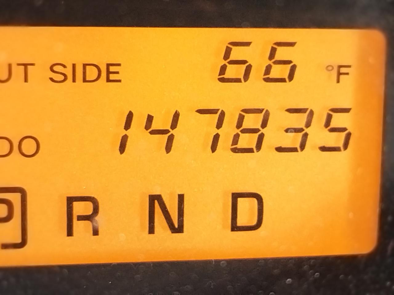 Photo 8 from auction – 2006 TOYOTA RAV4 with VIN JTMZD33V566015779