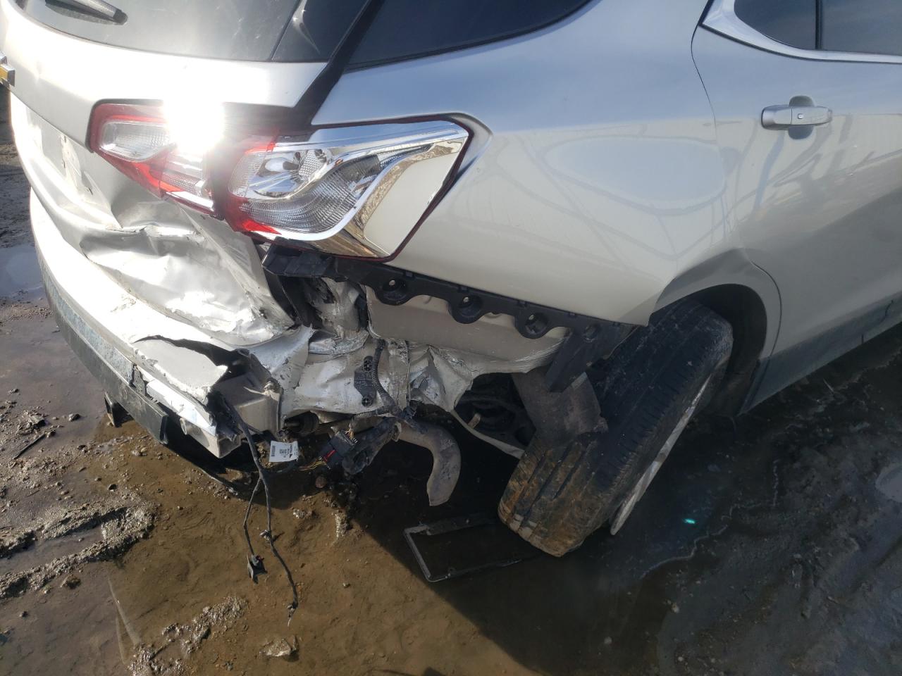Photo 9 from auction – 2019 CHEVROLET EQUINOX LT with VIN 3GNAXJEV1KS620062