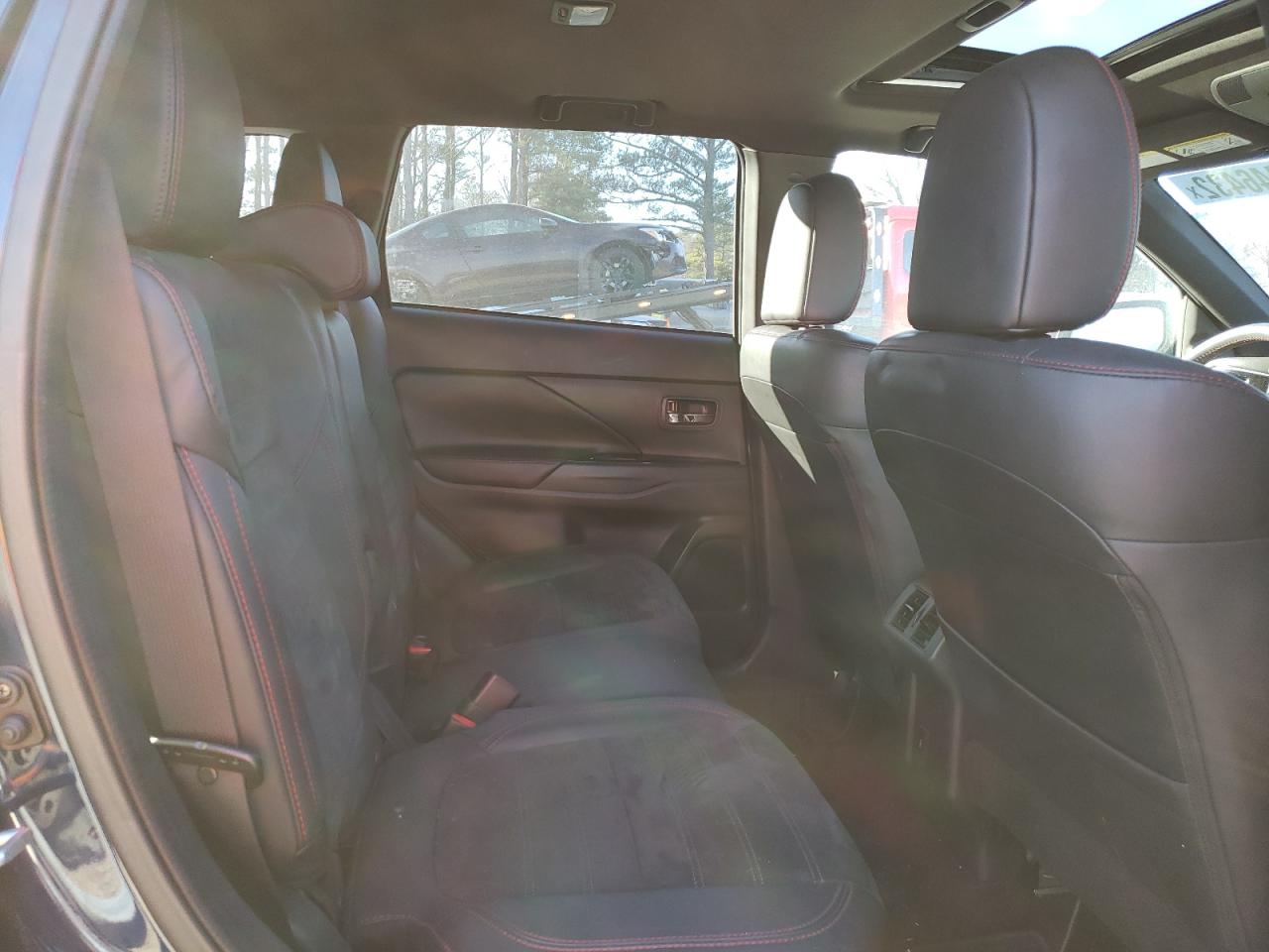 Photo 6 from auction – 2020 MITSUBISHI OUTLANDER with VIN JA4AZ3A36LZ035298