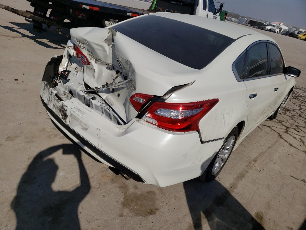 Photo 4 from auction – 2016 NISSAN ALTIMA 2.5 with VIN 1N4AL3AP3GC262974