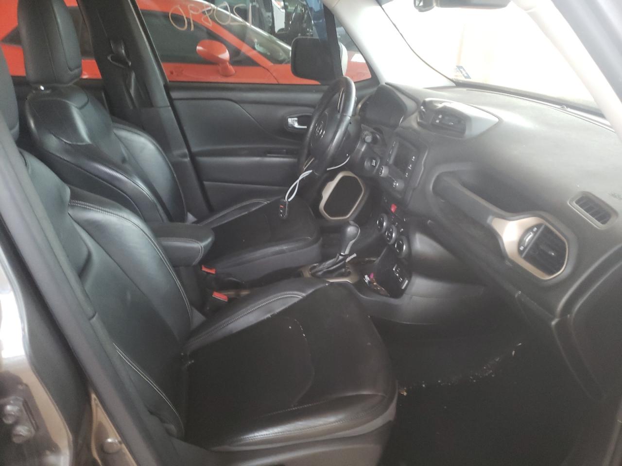 Photo 5 from auction – 2016 JEEP RENEGADE L with VIN ZACCJADT9GPC84463