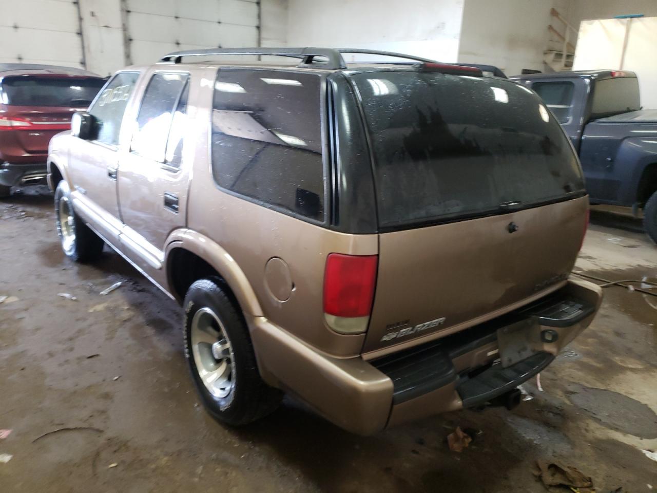Photo 3 from auction – 2003 CHEVROLET BLAZER with VIN 1GNCS13X33K148763