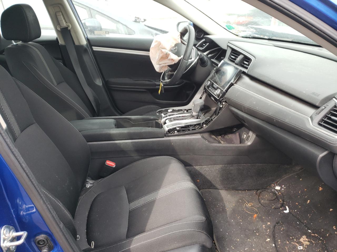 Photo 5 from auction – 2018 HONDA CIVIC EX with VIN 19XFC2F71JE025189