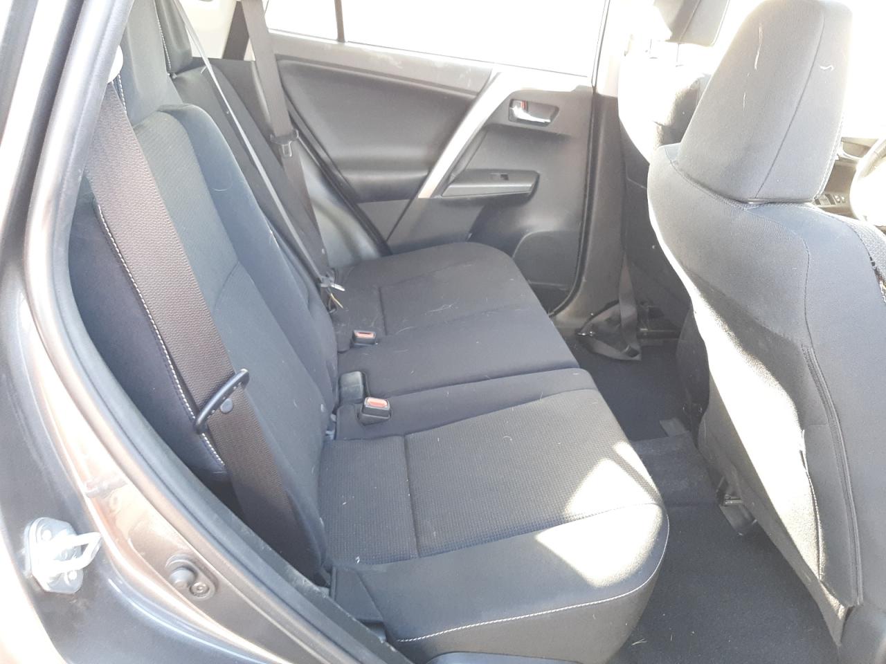 Photo 6 from auction – 2017 TOYOTA RAV4 XLE with VIN JTMRFREV7HJ154192