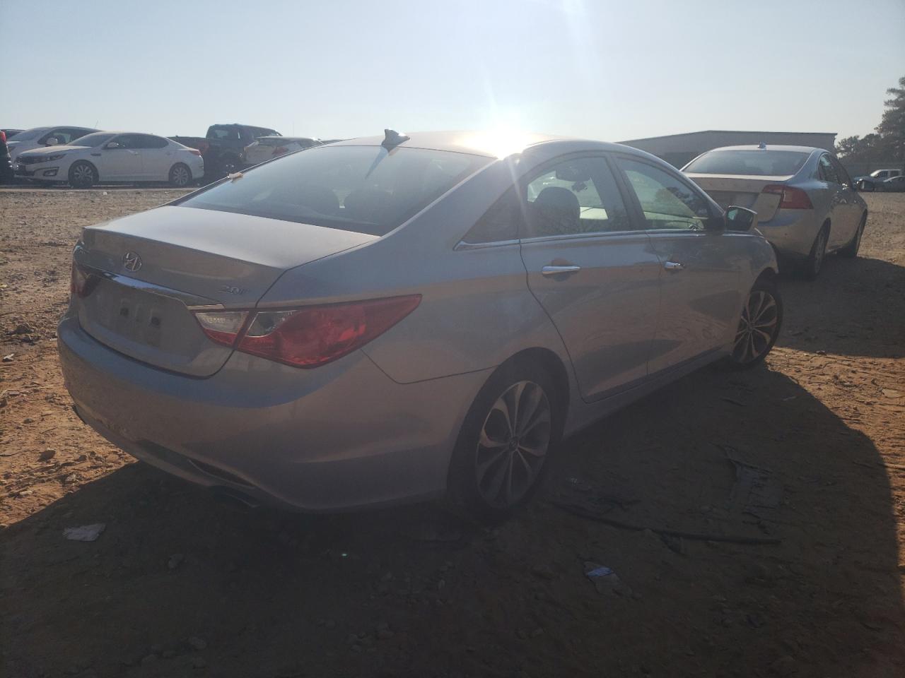 Photo 4 from auction – 2013 HYUNDAI SONATA SE with VIN 5NPEC4AB2DH578680