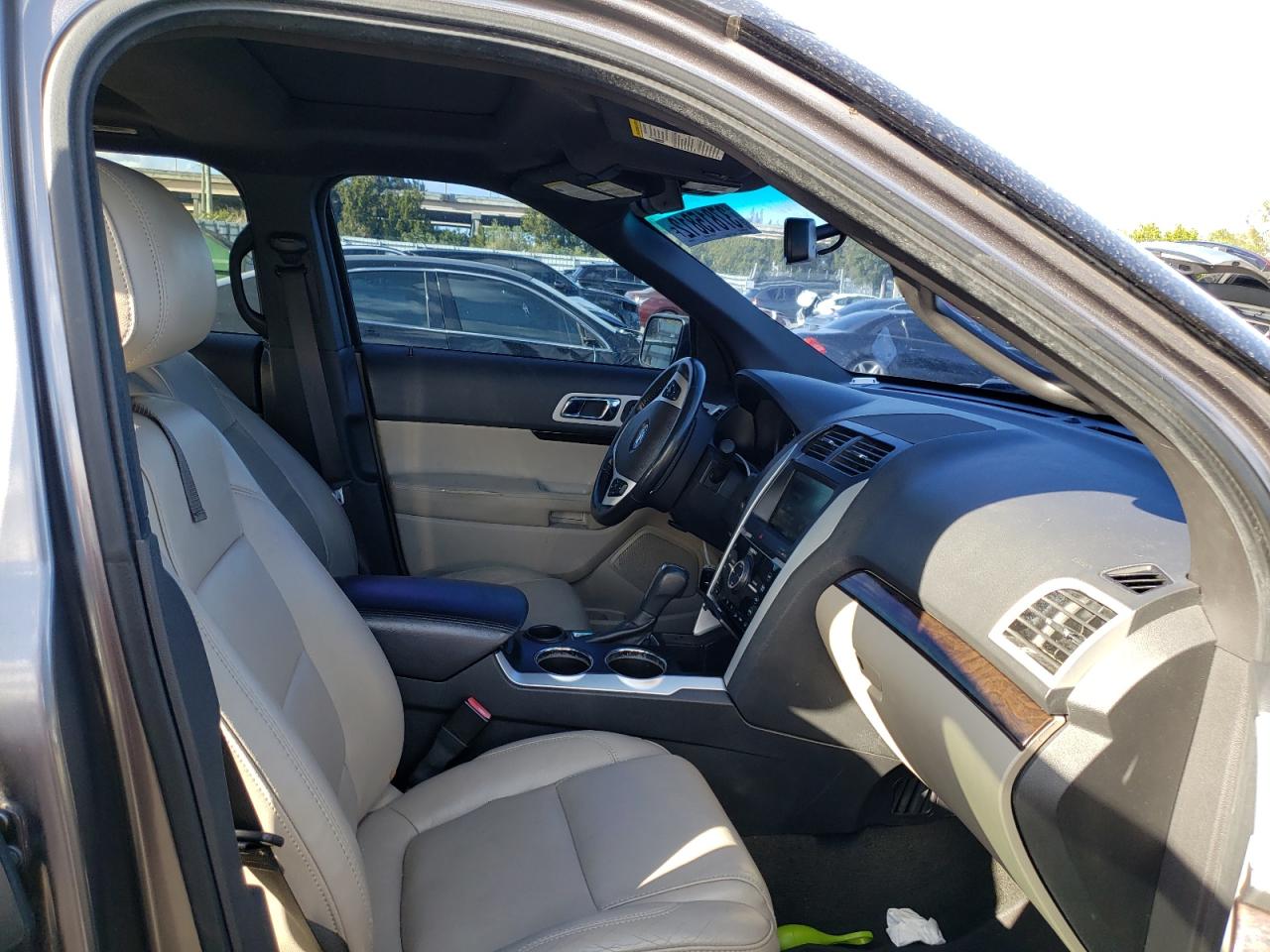 Photo 5 from auction – 2012 FORD EXPLORER L with VIN 1FMHK7F87CGA05447