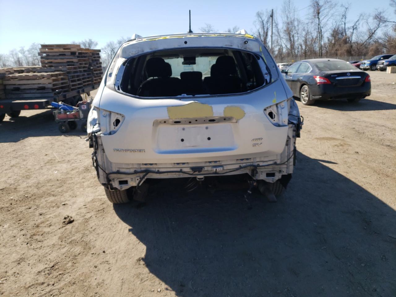 Photo 9 from auction – 2014 NISSAN PATHFINDER with VIN 5N1AR2MM8EC682422