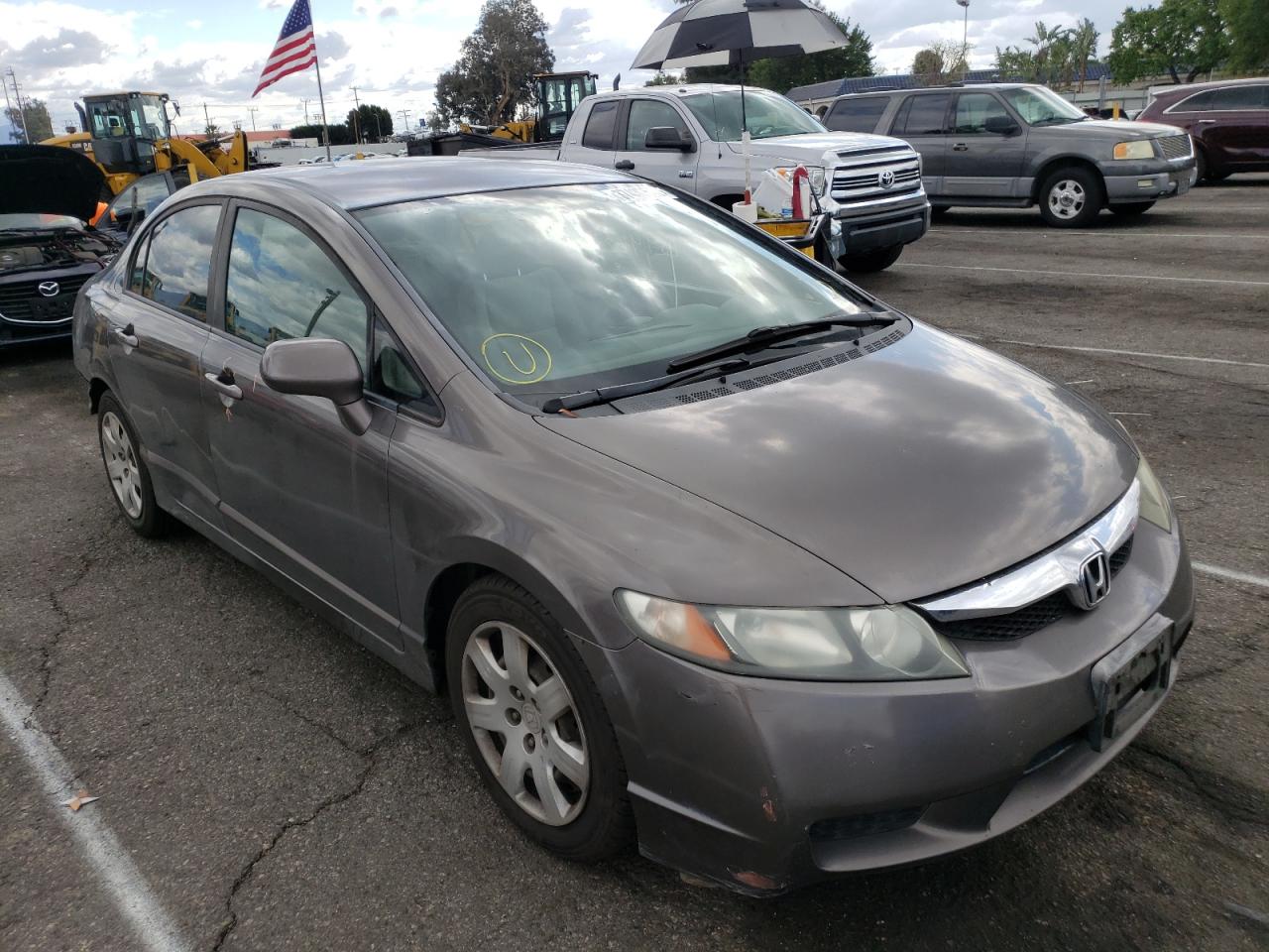 HONDA CIVIC LX 2010 with VIN 19XFA1F58AE069298 - Photo from auction