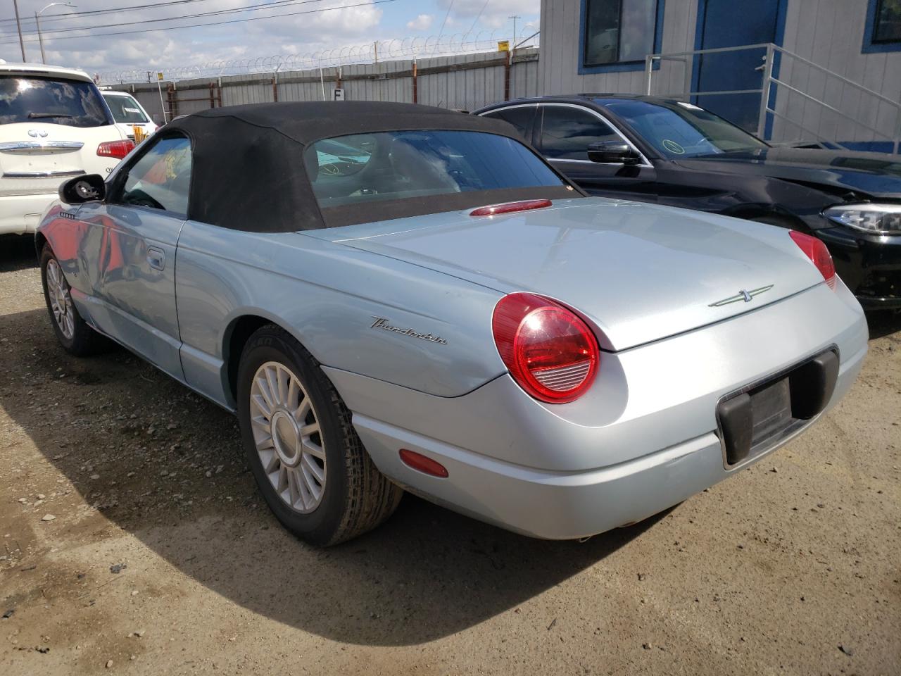 Photo 3 from auction – 2004 FORD THUNDERBIR with VIN 1FAHP60A54Y112767