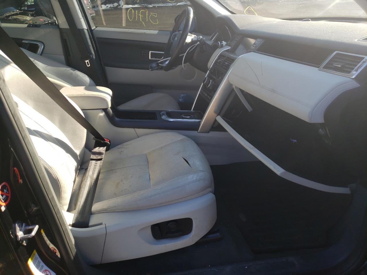 Photo 5 from auction – 2017 LAND ROVER DISCOVERY with VIN SALCR2BG2HH655436