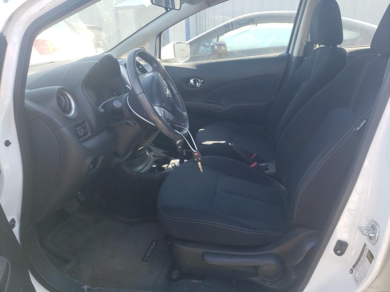 Photo 5 from auction – 2015 NISSAN VERSA NOTE with VIN 3N1CE2CP3FL375785