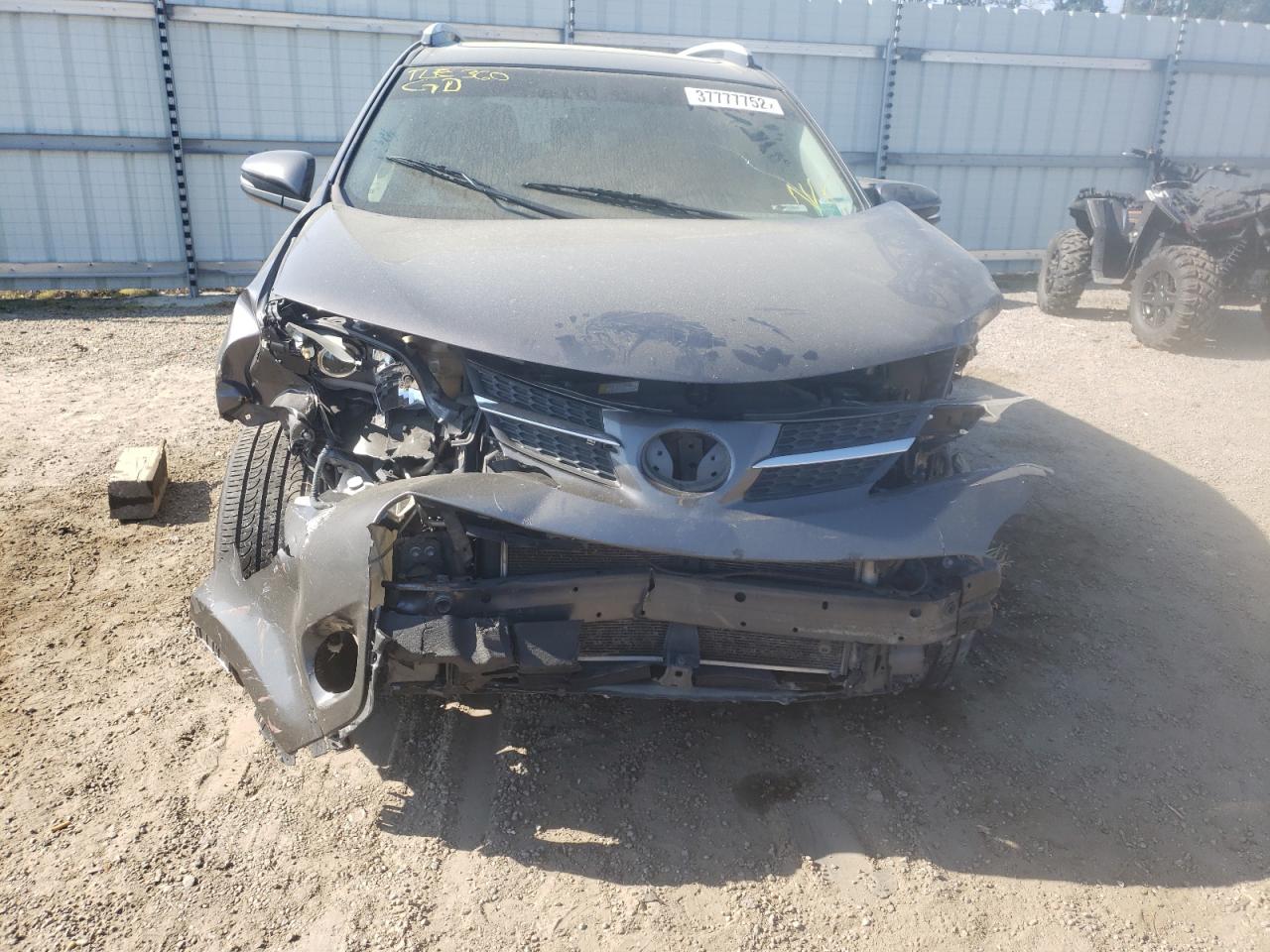 Photo 9 from auction – 2015 TOYOTA RAV4 XLE with VIN JTMWFREV5FJ057413