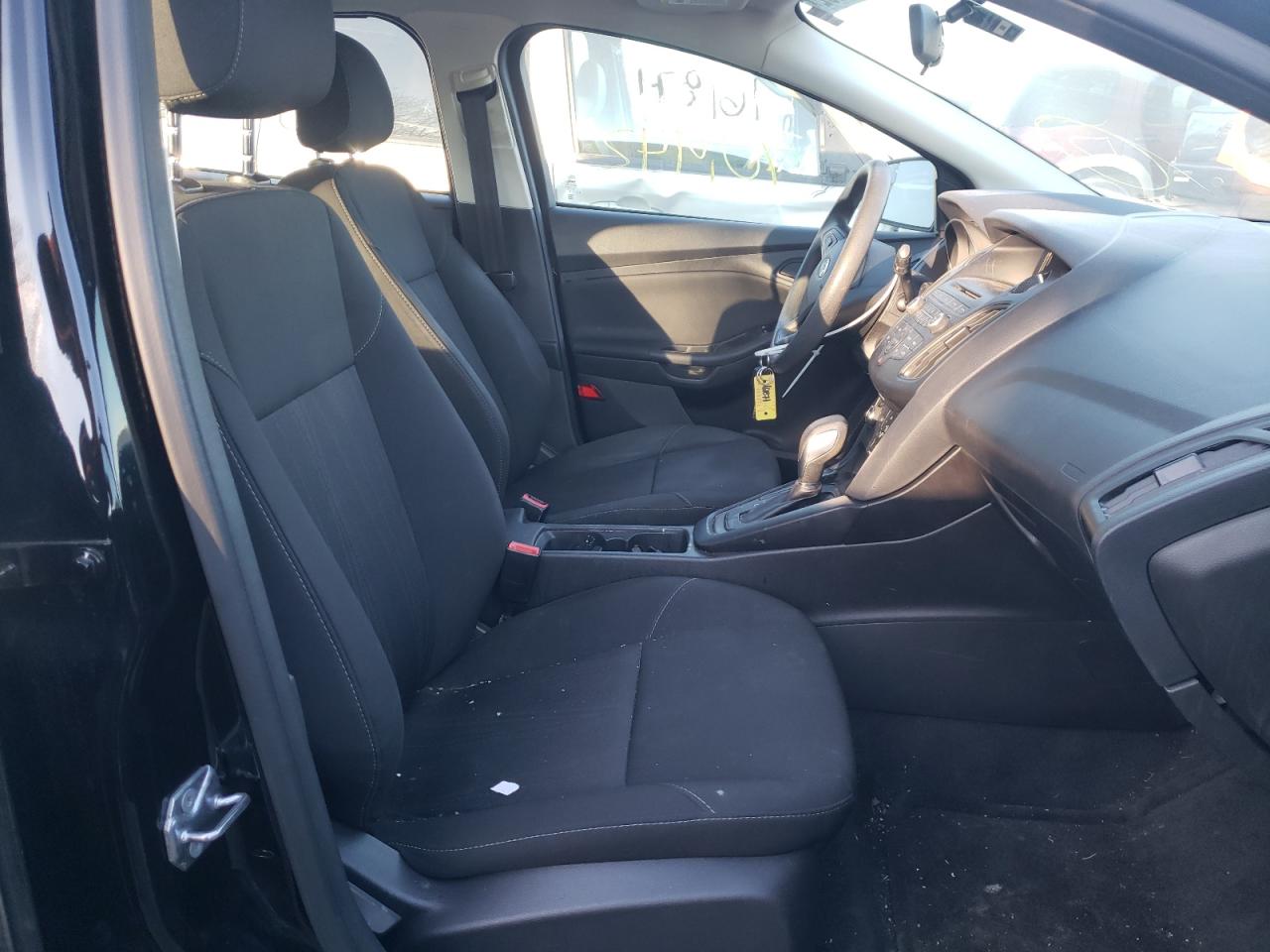 Photo 5 from auction – 2017 FORD FOCUS S with VIN 1FADP3E27HL202598